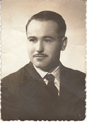 Esta es la foto que mi padre, Juan Cánovas Cánovas, le dio a mi madre cuando se hicieron novios: ¡no me extraña que la conquistara!